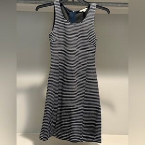 BANANA REPUBLIC Navy and Cream Fit & Flare Resort Wear Dress Size 4P